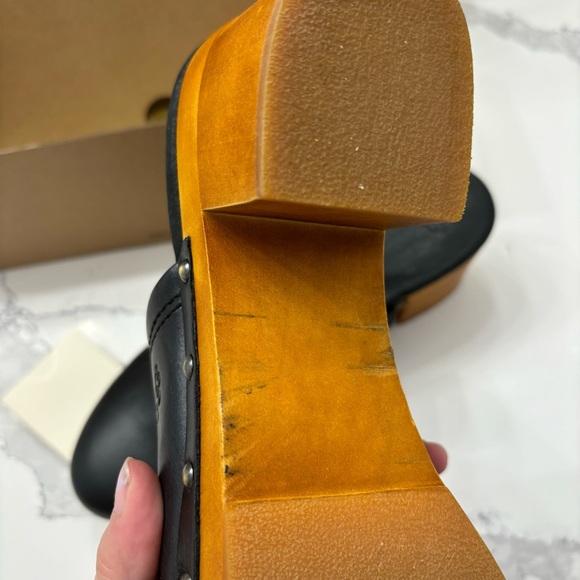 UGG Womens Kay Leather Studded Clogs, Size 10 - Picture 3 of 7